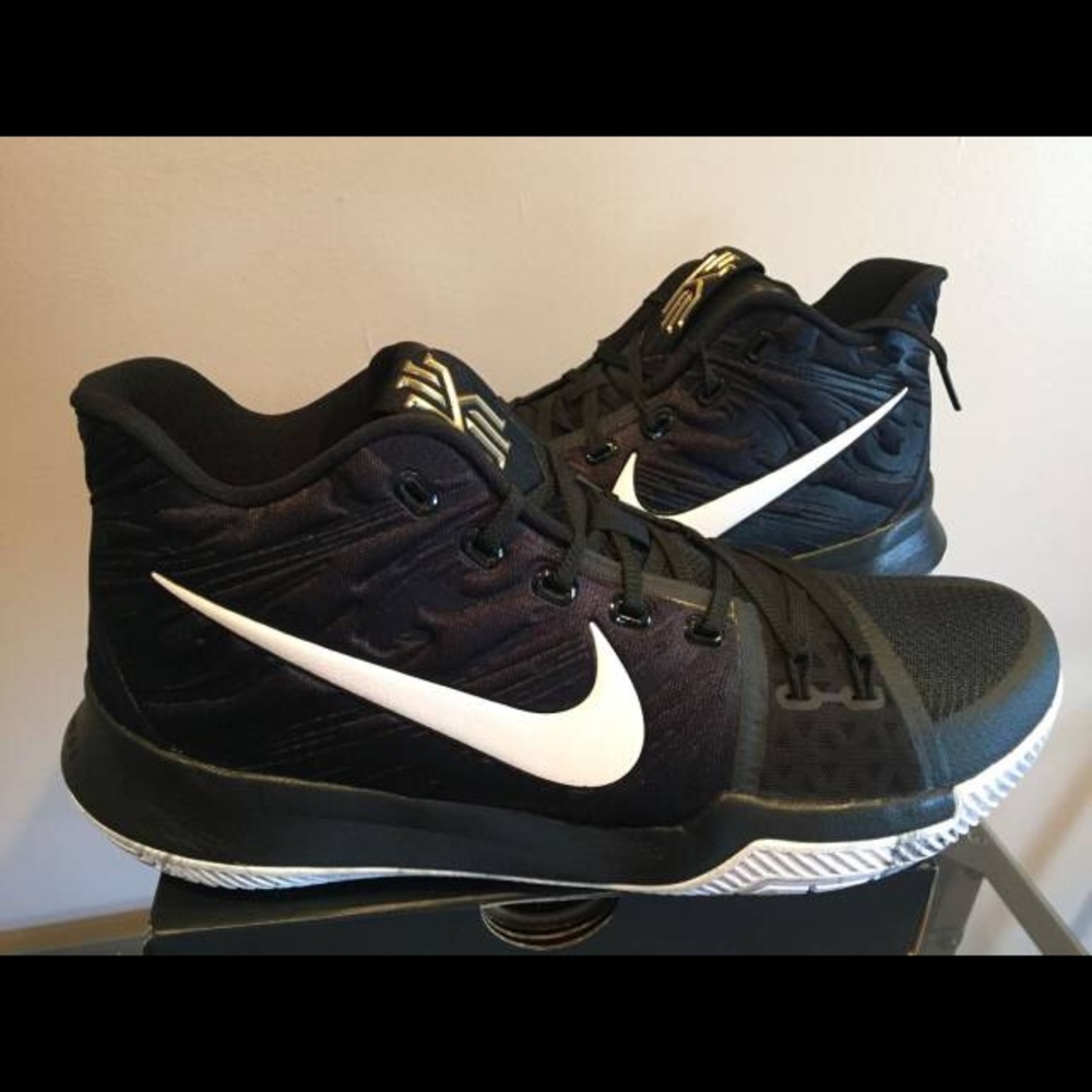 Kyrie 3 “BHM”